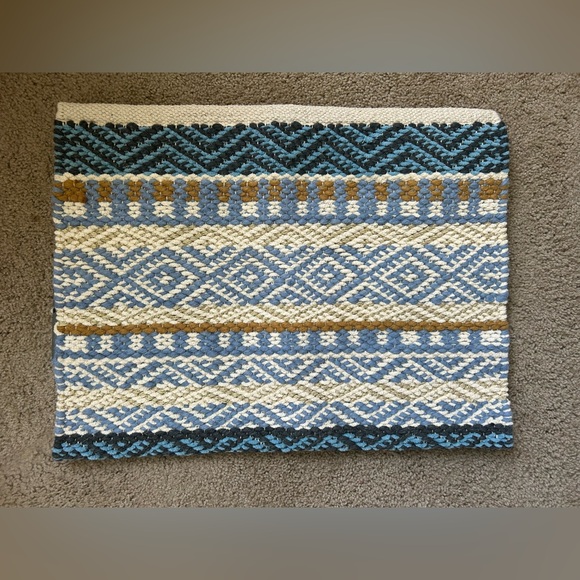 NWT Handwoven Accent Rug - Picture 3 of 3